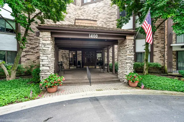 1400 N Yarmouth Place #413, Mount Prospect, IL 60056