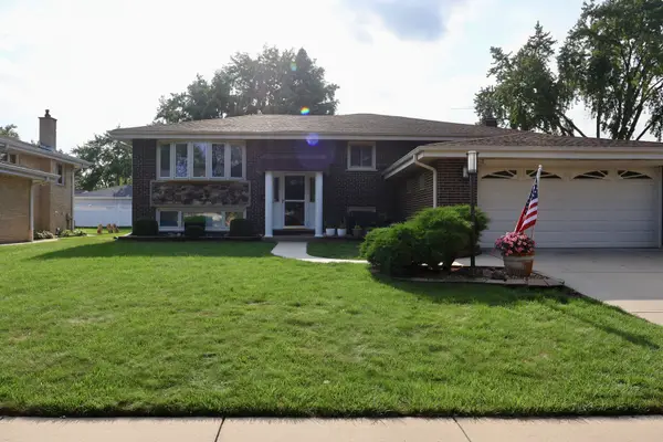 518 N Plamondon Drive, Addison, IL 60101