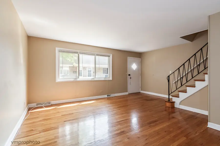 606 S Milwaukee Avenue #B, Libertyville, IL 60048 - #2