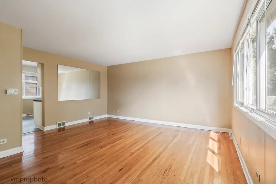 606 S Milwaukee Avenue #B, Libertyville, IL 60048 - #3