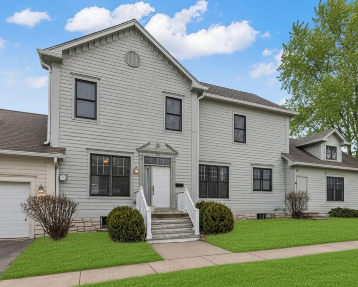 120 W Porter Avenue, Naperville, IL 60540 - #1