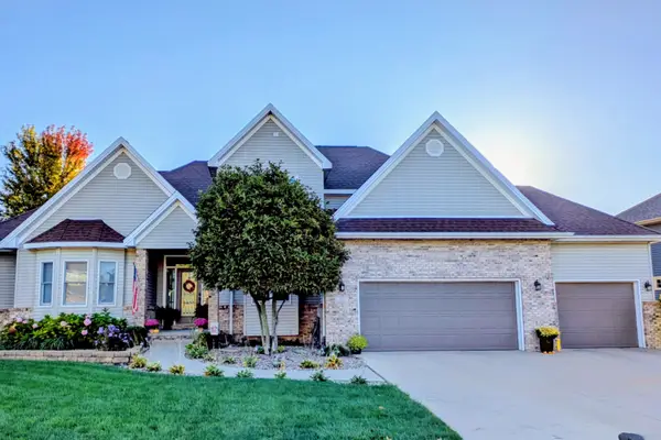 20 Knollbrook Court, Bloomington, IL 61705