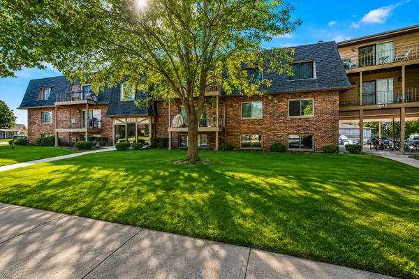 444 Cavalier Court #3-1, West Dundee, IL 60118