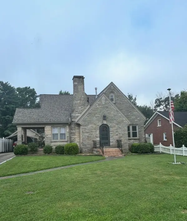 609 Elm Street, Carmi, IL 62821