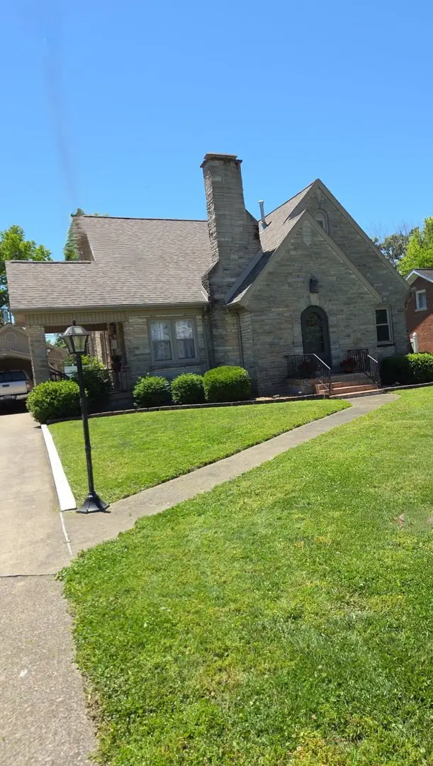 609 Elm Street, Carmi, IL 62821 - #3