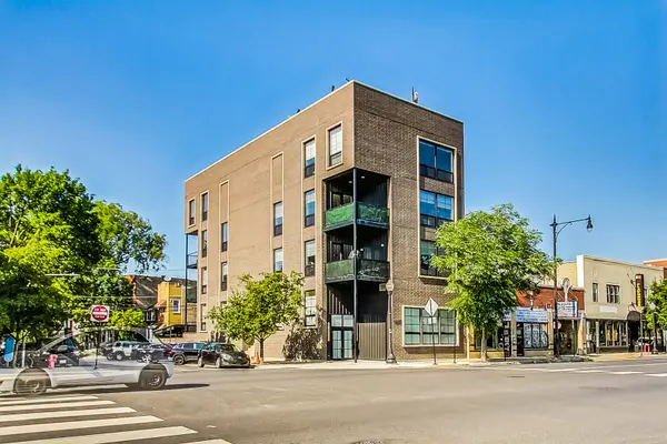 3024 W Irving Park Road #3S, Chicago, IL 60618