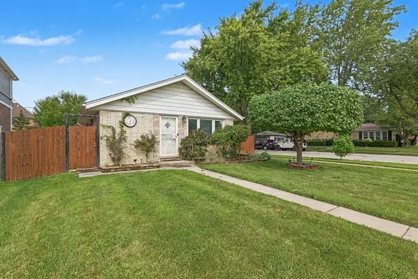 9002 S Parkside Avenue, Oak Lawn, IL 60453