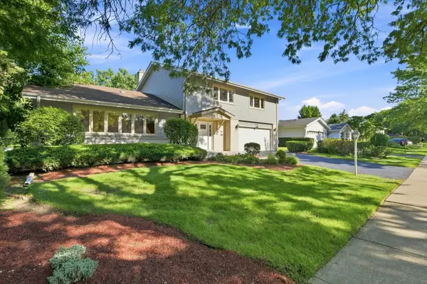 1727 Ellendale Drive, Northbrook, IL 60062