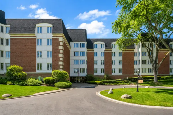 175 Lake Boulevard #349, Buffalo Grove, IL 60089