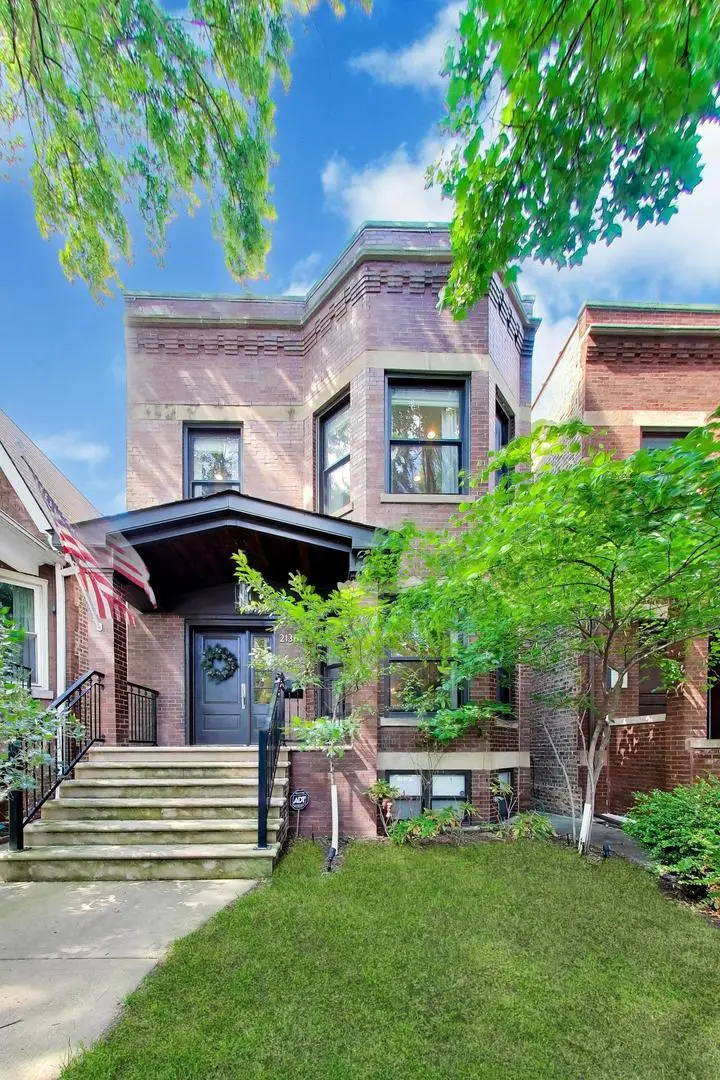 2136 W Waveland Avenue, Chicago, IL 60618 - #1