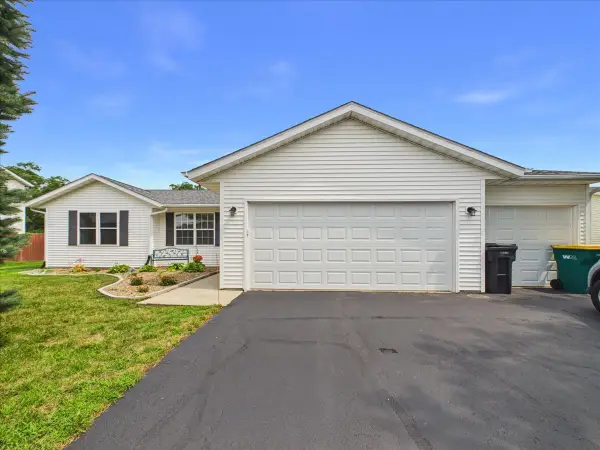 11255 Valerian Way, Roscoe, IL 61073