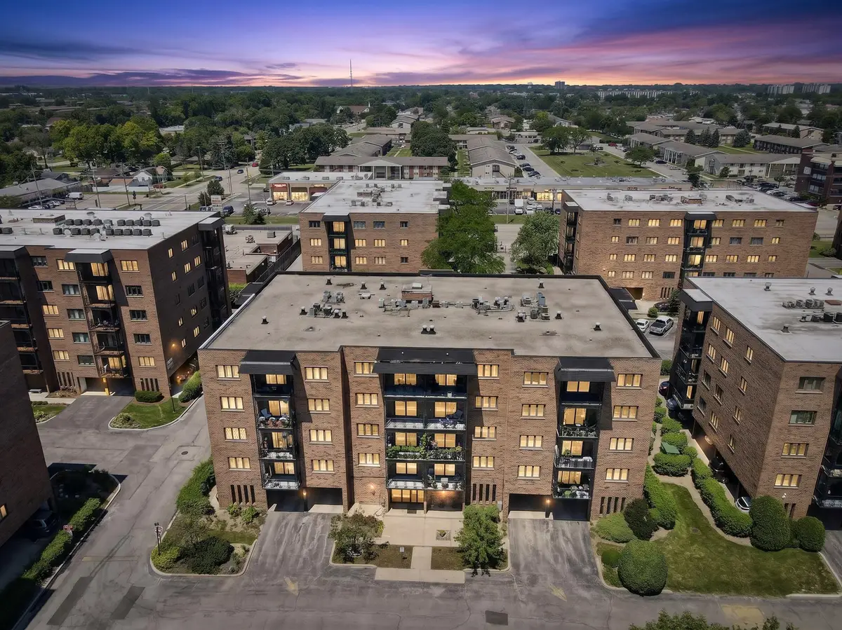 9374 Landings Street #402, Des Plaines, IL 60016 - #1