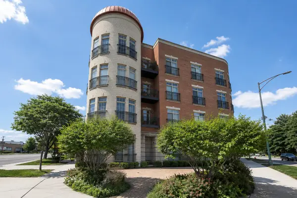 6425 W Touhy Avenue #2C, Chicago, IL 60646