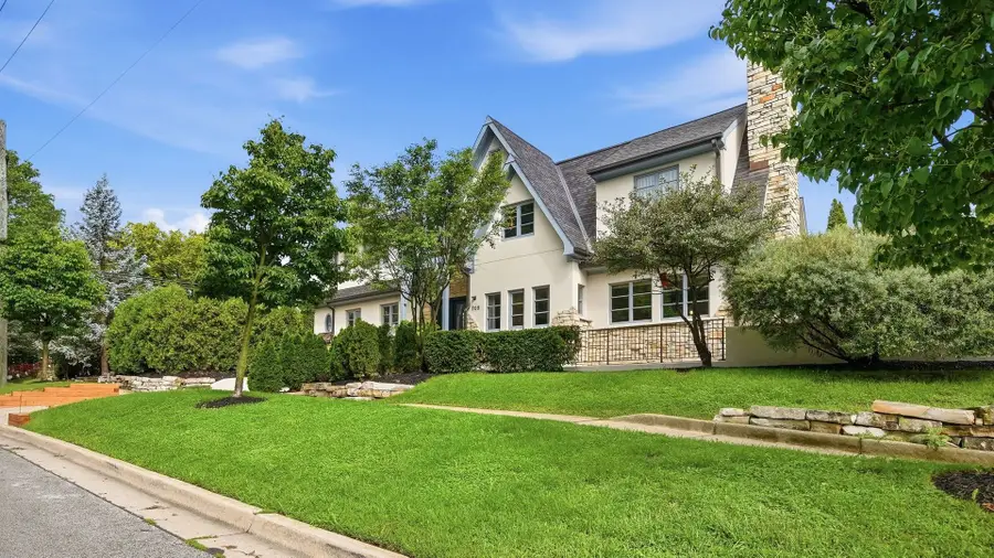705 W Chestnut Street, Hinsdale, IL 60521 - #2