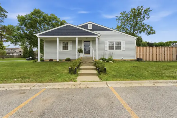 1811 Carlisle Court, Schaumburg, IL 60194