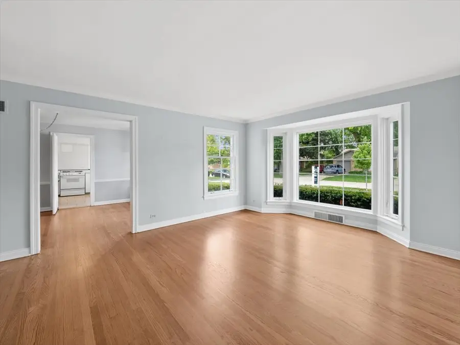 904 S 2nd Avenue, Des Plaines, IL 60016 - #3