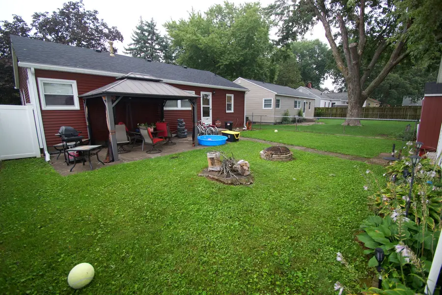 2729 Bellevue Avenue, Bettendorf, IA 52722 - #3