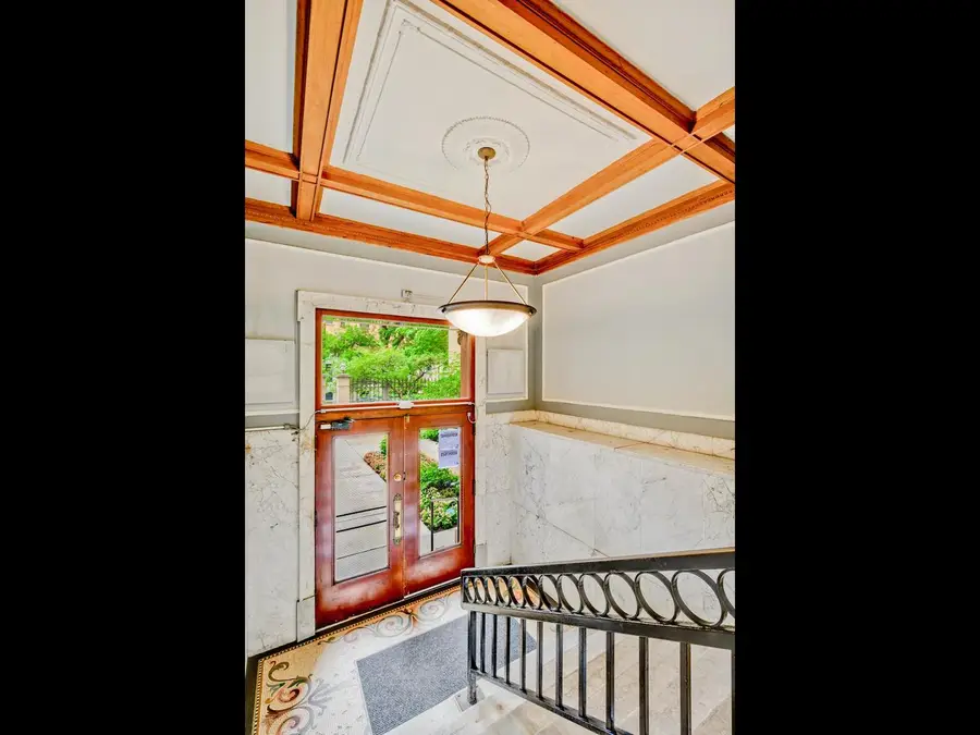 559 W Surf Street #500, Chicago, IL 60657 - #3