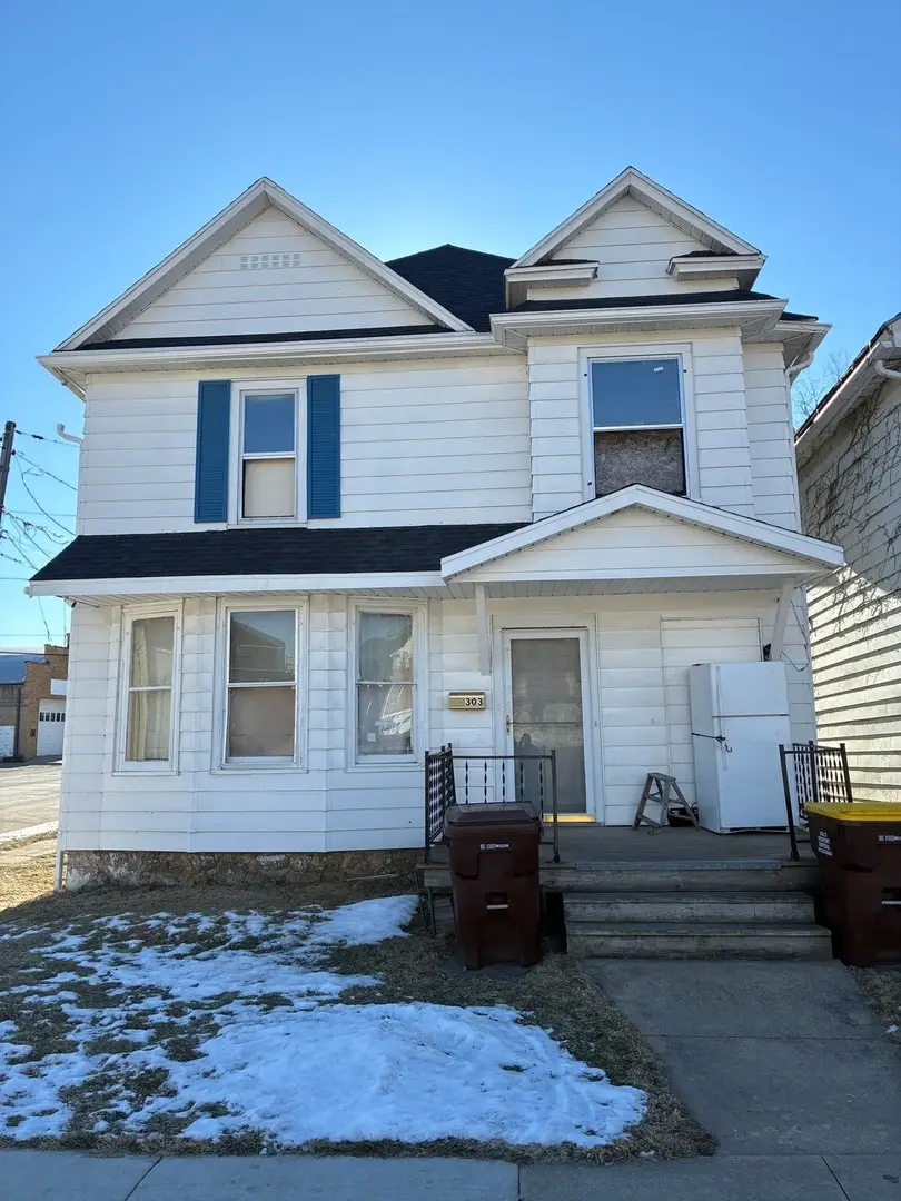 303 W Spring Street, Freeport, IL 61032 - #1