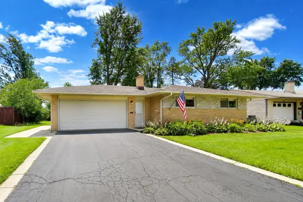 301 Lance Drive, Des Plaines, IL 60016