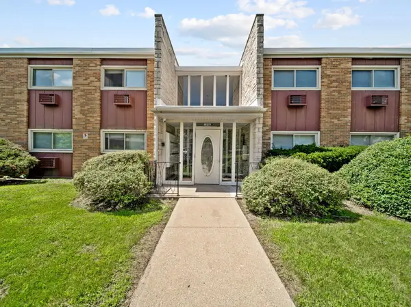 120 Collen Drive #219, Lombard, IL 60148