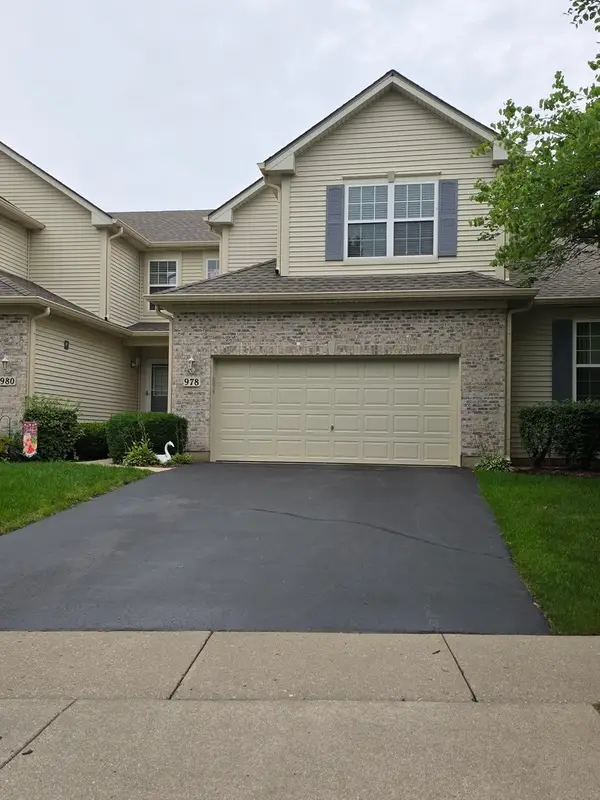 978 Oak Ridge Boulevard, Elgin, IL 60120