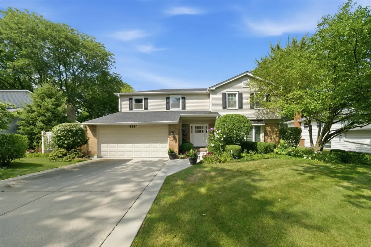 626 E Golf Road, Libertyville, IL 60048 - #1