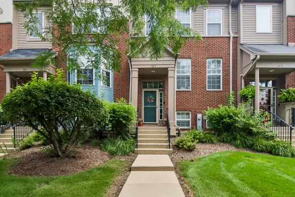 105 Station Park Circle, Grayslake, IL 60030