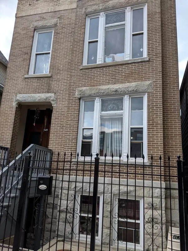 1949 N Francisco Avenue, Chicago, IL 60647