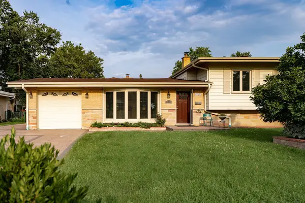 5639 N Manor Lane, Norwood Park, IL 60631