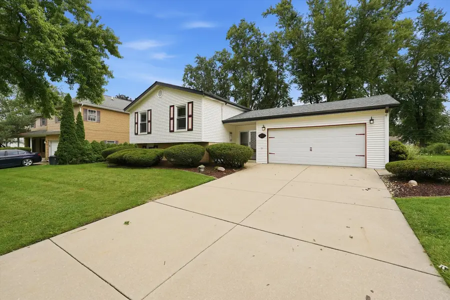 1025 Belair Drive, Darien, IL 60561 - #2