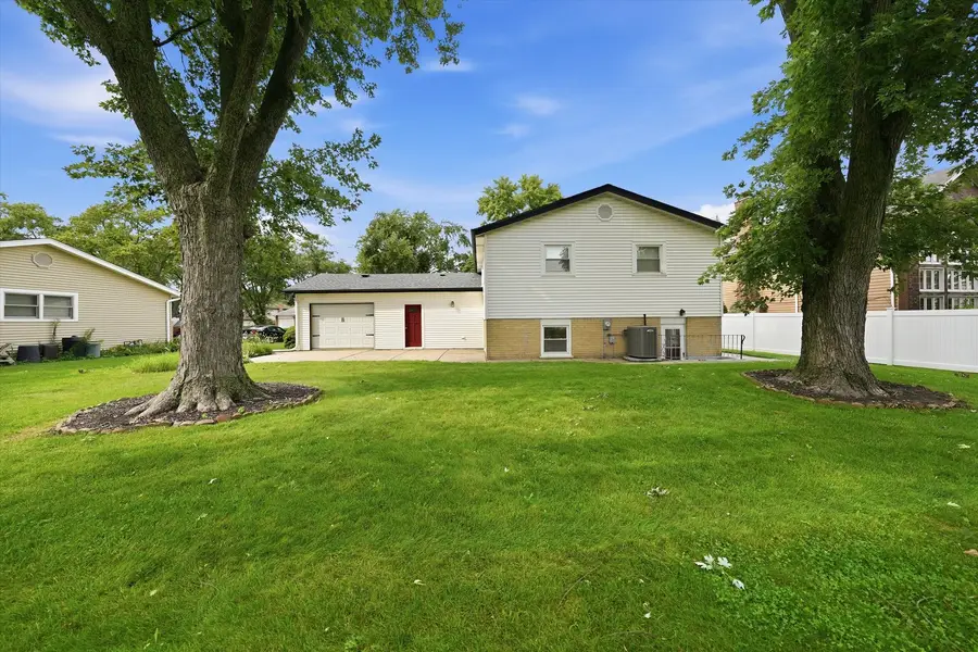 1025 Belair Drive, Darien, IL 60561 - #3
