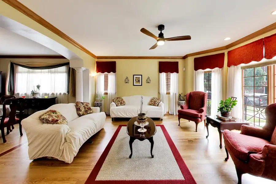 5837 N Virginia Avenue, Chicago, IL 60659 - #3