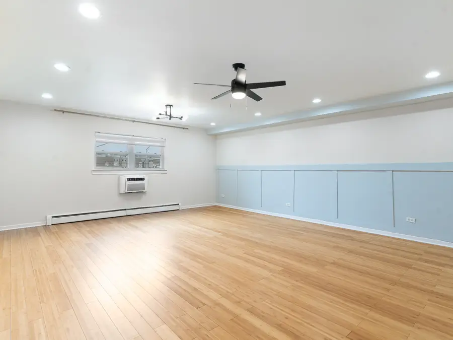 415 S Maple Avenue #202, Oak Park, IL 60302 - #3