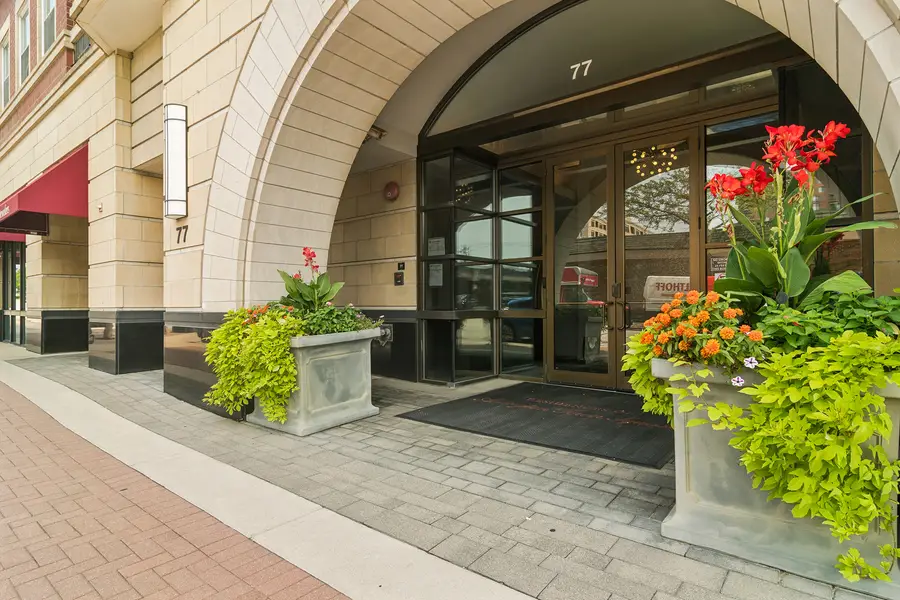 77 S Evergreen Avenue #401, Arlington Heights, IL 60005 - #2