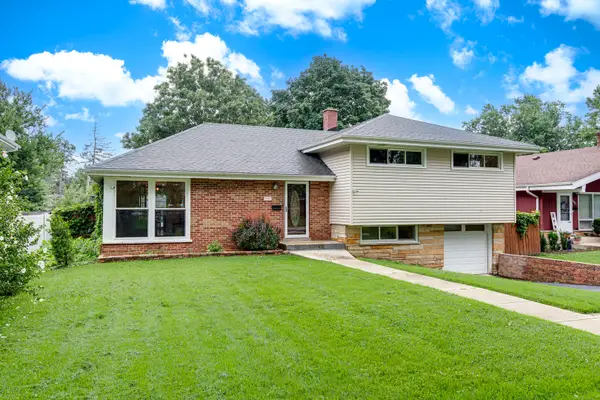 1015 Leslie Lane, Villa Park, IL 60181