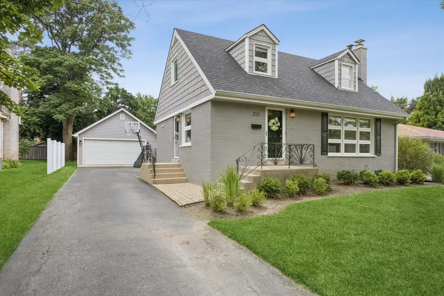 212 N Jackson Road, Clarendon Hills, IL 60514 - #2
