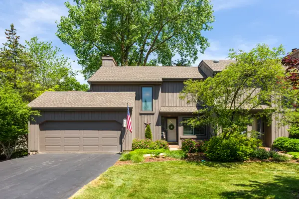 330 Mallard Point, Lake Barrington, IL 60010
