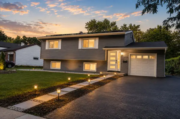 1003 Sheffield Drive, Crystal Lake, IL 60014
