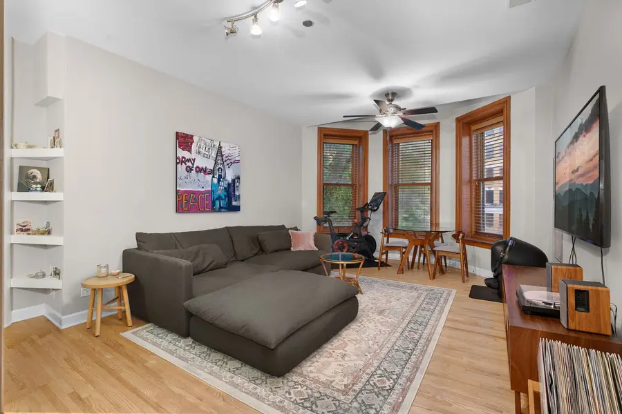 550 W Surf Street #302, Chicago, IL 60657 - #2