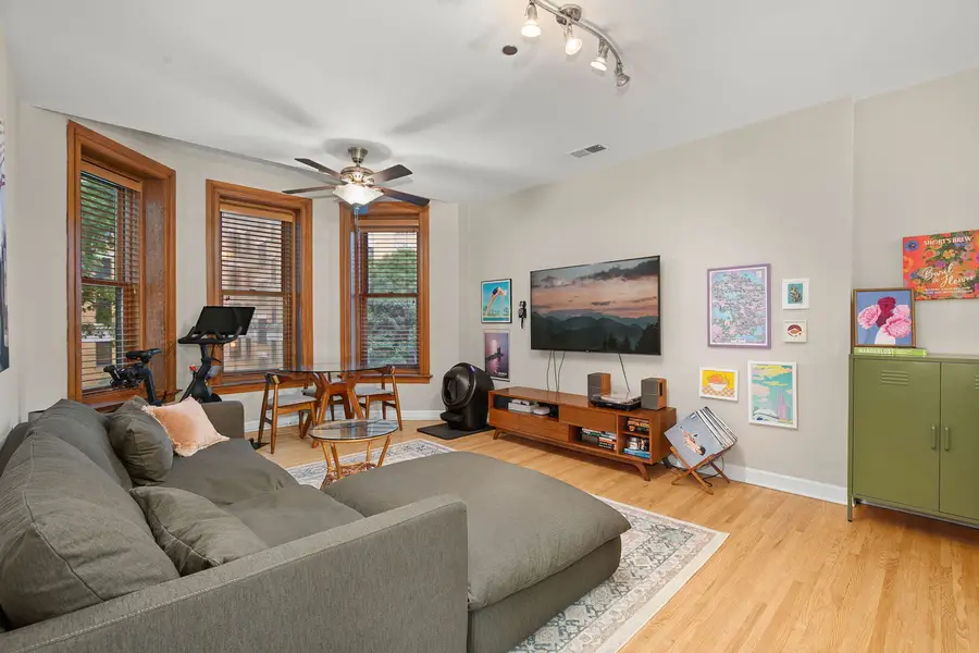 550 W Surf Street #302, Chicago, IL 60657 - #3