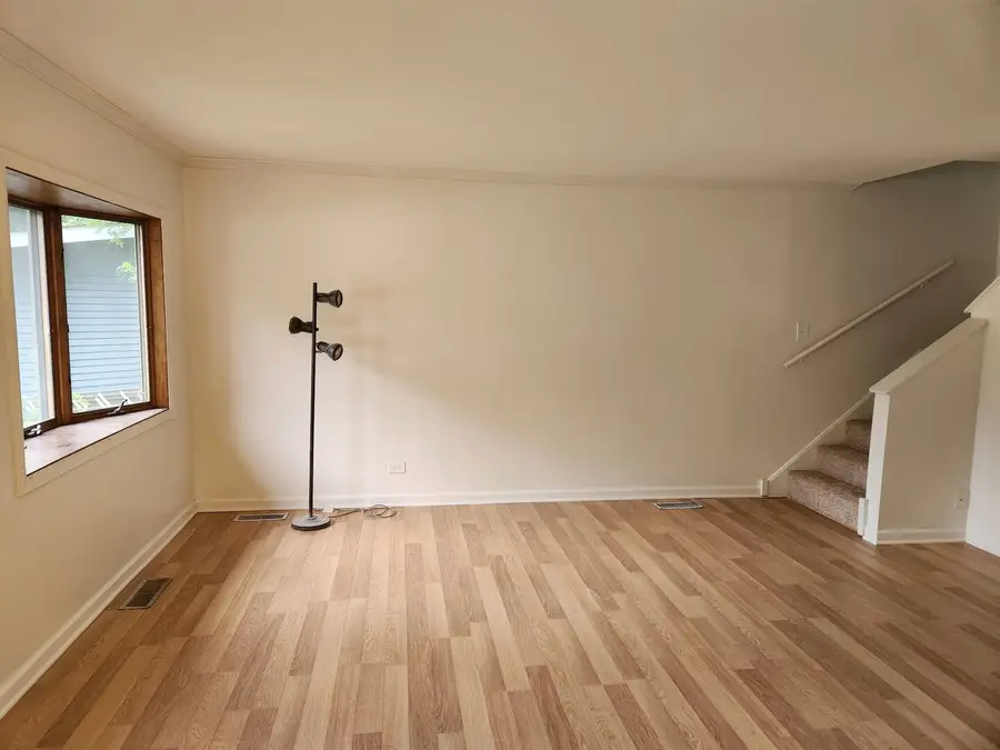 8 Wayne Court, Park Forest, IL 60466 - #3