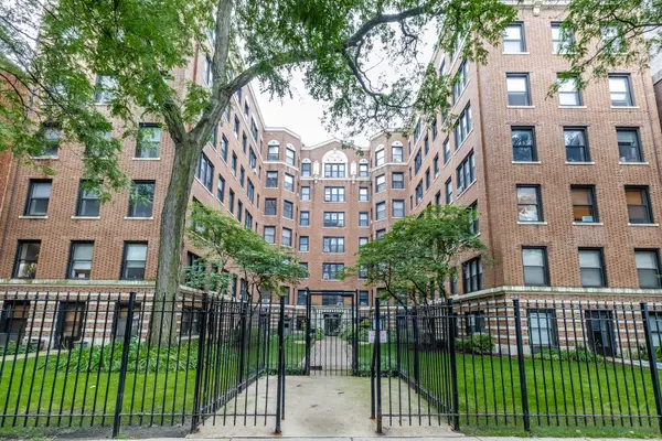 725 W Sheridan Road #502, Chicago, IL 60613