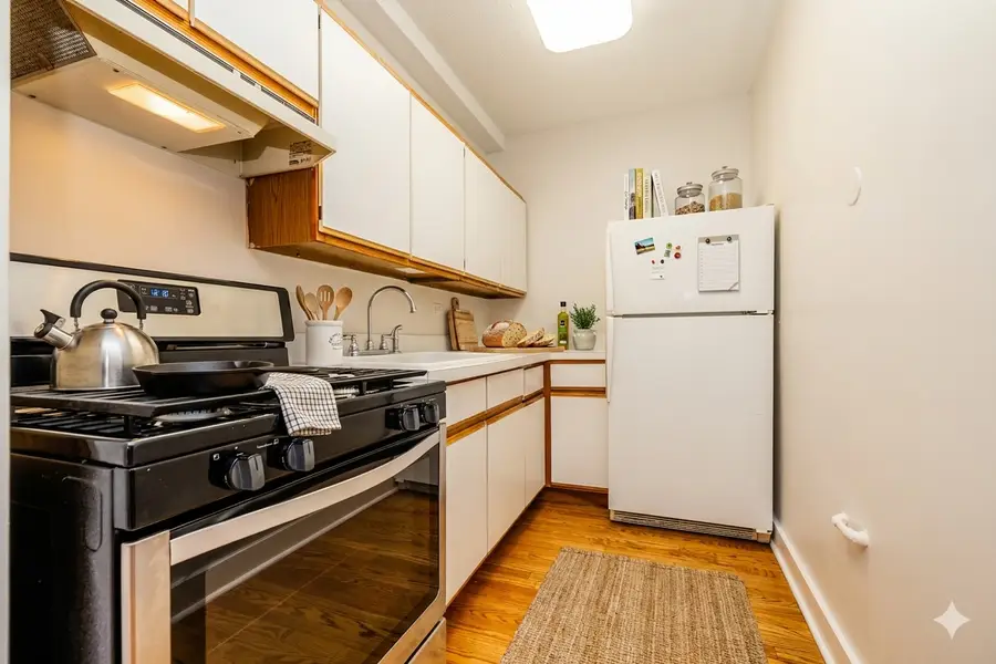 725 W Sheridan Road #502, Chicago, IL 60613 - #2