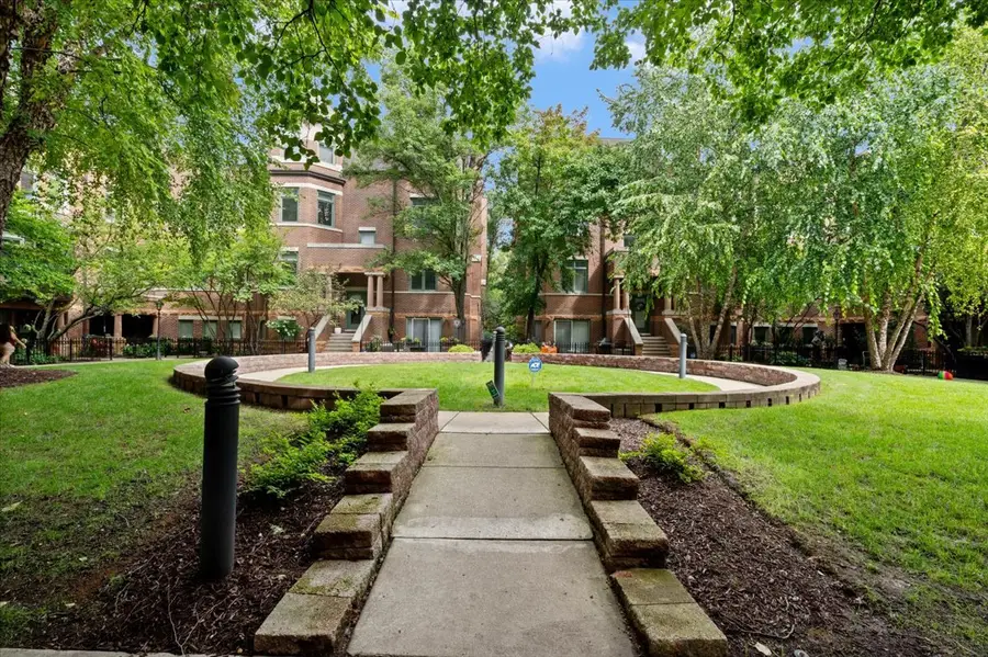 1351 W Altgeld Street #3B, Chicago, IL 60614 - #3