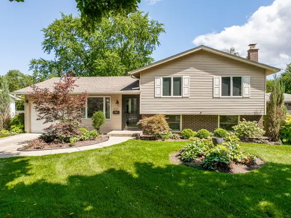1017 N Timberlea Drive, Palatine, IL 60067