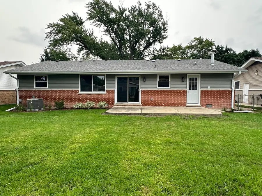 38 Evergreen Street, Elk Grove Village, IL 60007 - #2