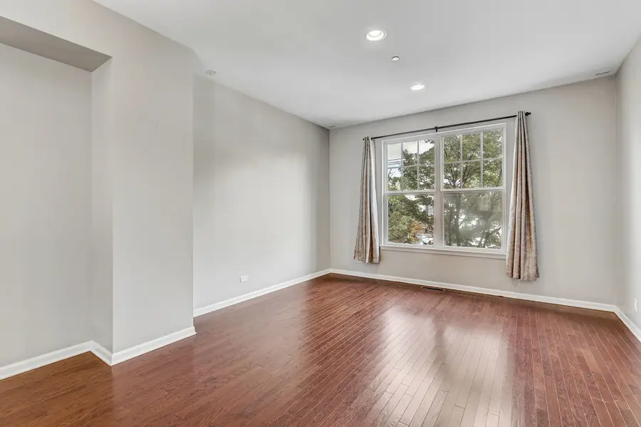 318 Laurel Avenue, Des Plaines, IL 60016 - #3