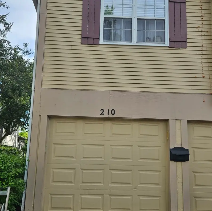 210 Redwood Court, Vernon Hills, IL 60061 - #2