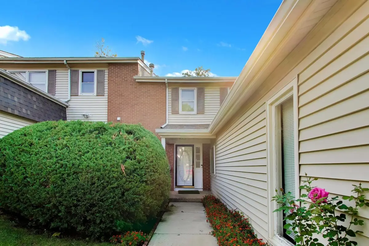 547 Norman Road, Bolingbrook, IL 60440 - #1